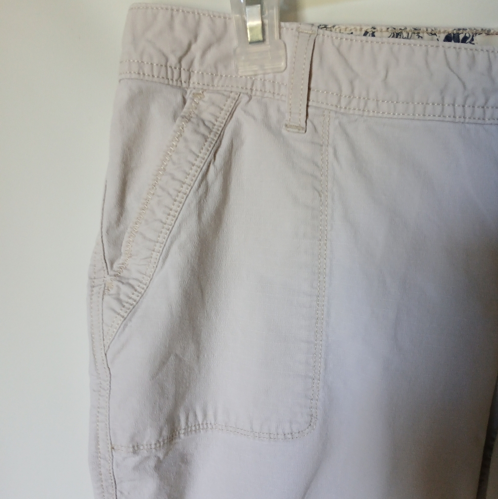 Eddie Bauer Womens Ripstop Capri pants Size 14 Color Beige - Picture 3 of 10